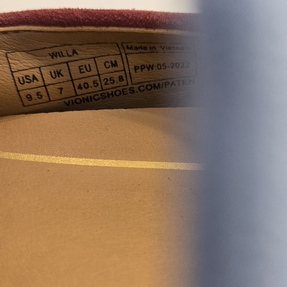 NWOT ! Vionic Burgundy Suede Leather Loafers Flats - Picture 10 of 13